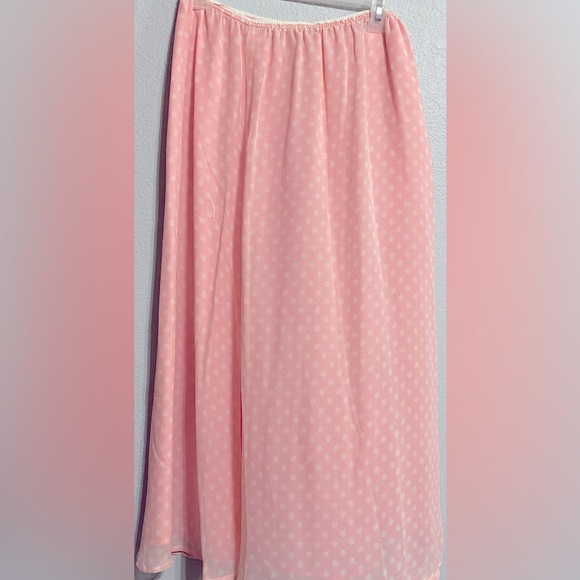 Chadwick’s size 12P petite pink with white polka dot silk maxi skirt - Picture 4 of 4